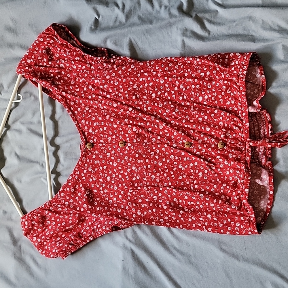 Sweetheart neck shirt